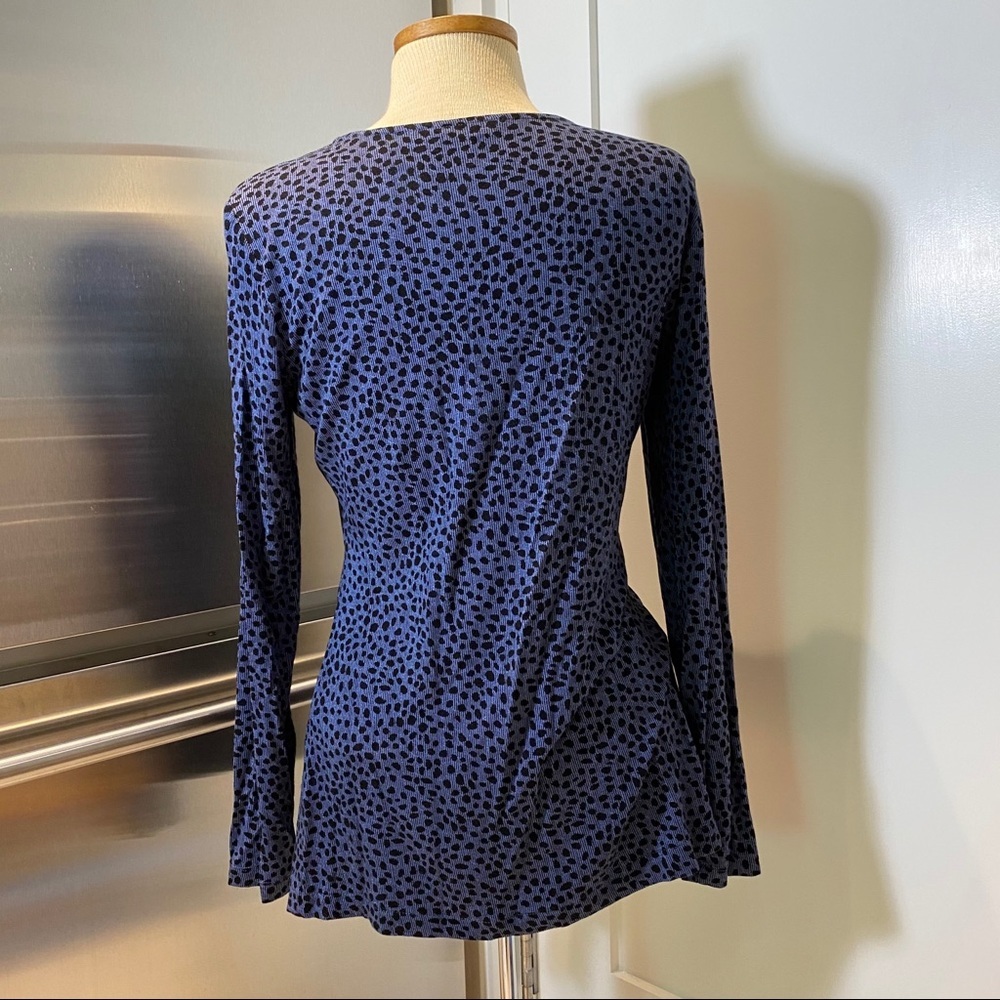 Lisa Rinna V-Neck Pleat Longsleeve Top - Picture 4 of 13